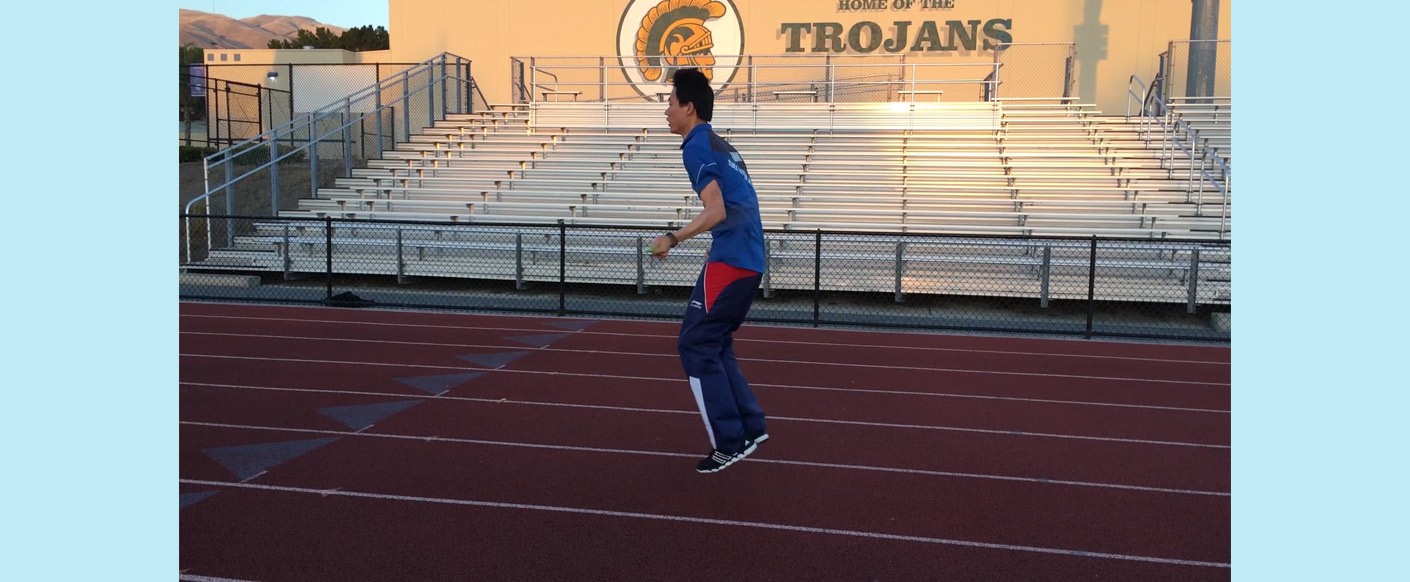 Coach Zhou Xin Demonstrates Double Skipping
