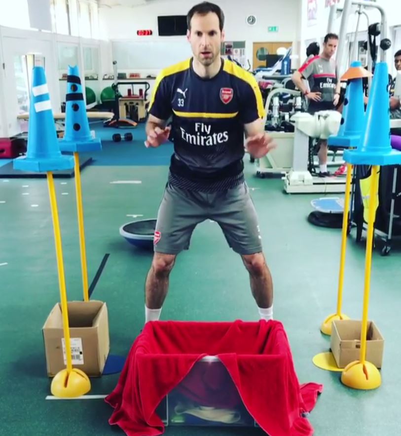 Arsenal keeper Petr Cech unique table tennis training workout