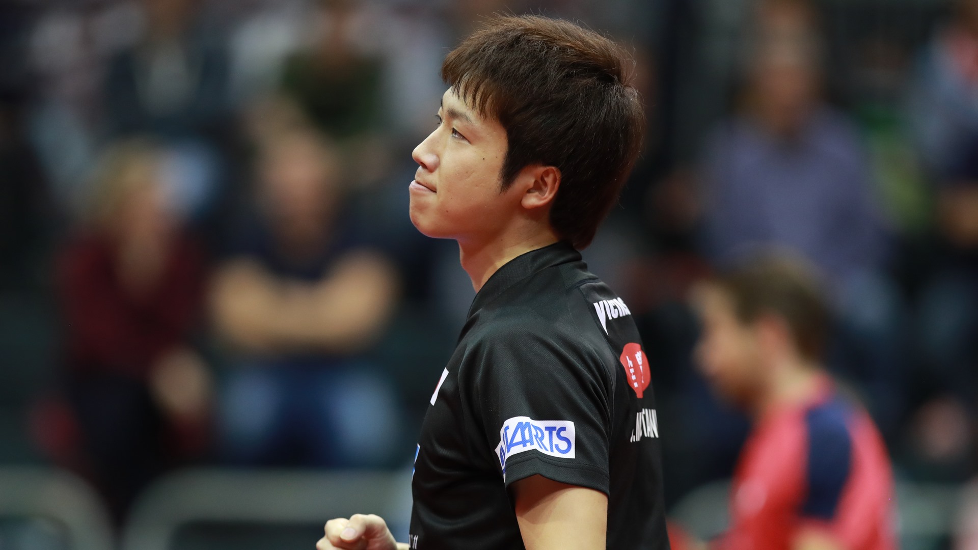 Early advantage, defending champions impress in Denmark