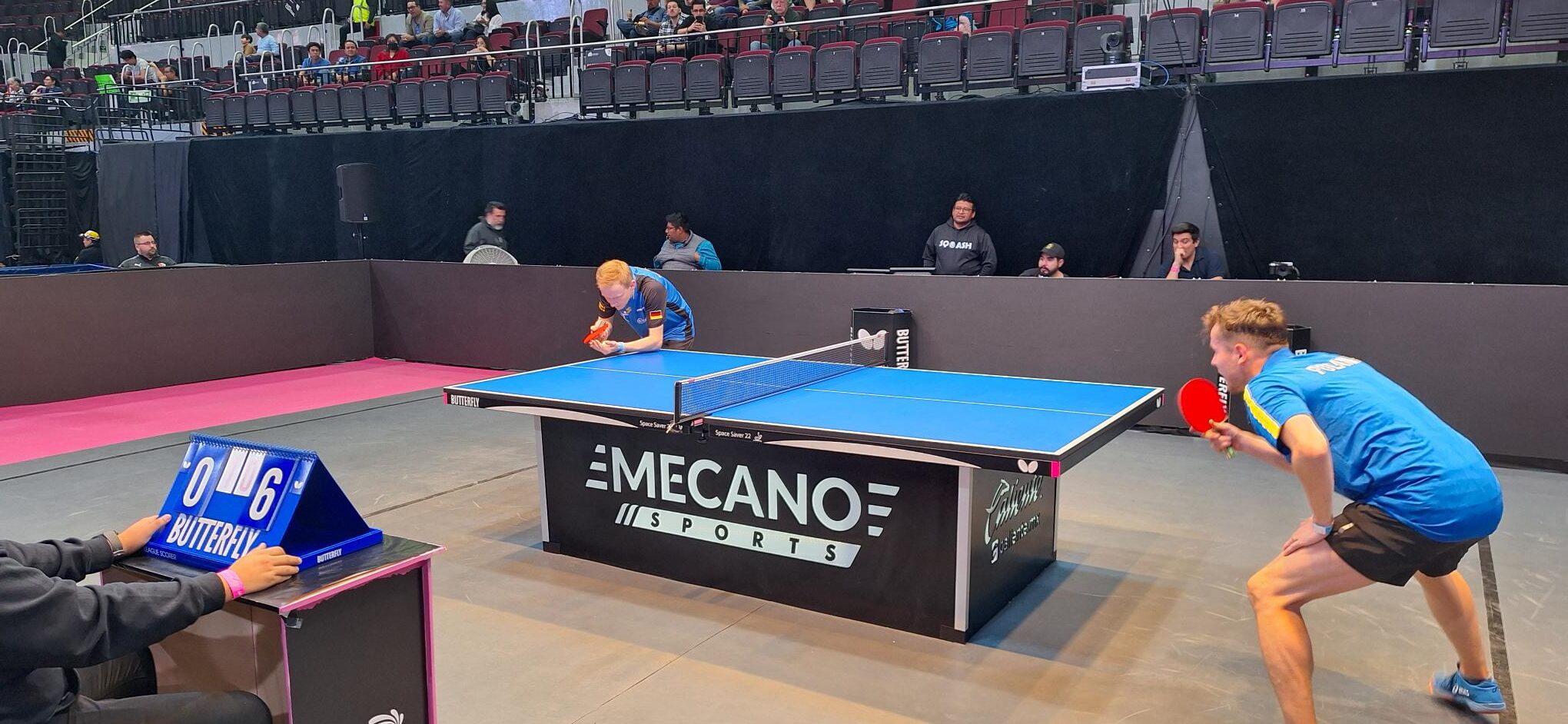Alexander “flash” flemming serving to jan olek